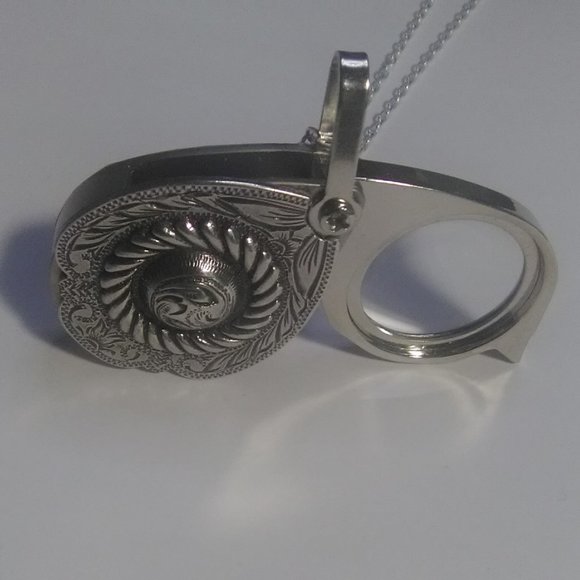 Magnifying Glass Ornate Engraved & MOP Back Jewelers' Loupe Pendant Neck… - Picture 9 of 10